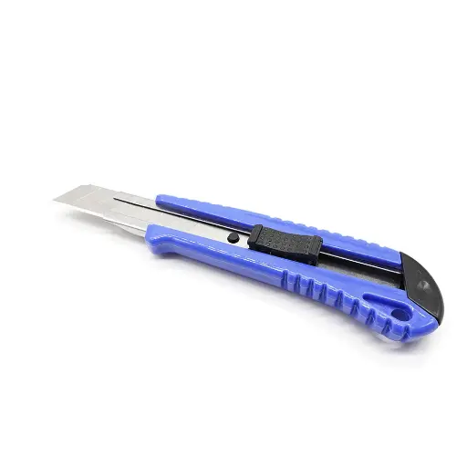 [2P0004577] CUTTER PLASTIQUE 18MM ACCORD