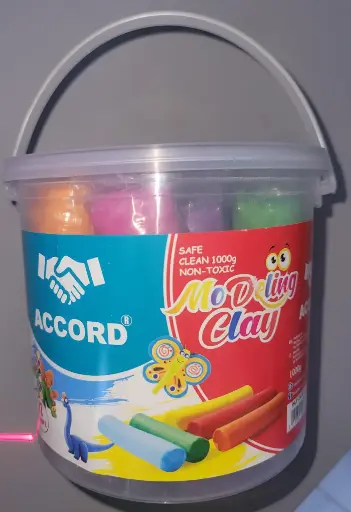 [2P0005001] PATE A MODELER 12 COULEURS EN SEAU 1000G ACCORD